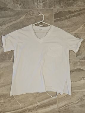Women's White V-Neck Pocket Short Sleeve Cotton Tee